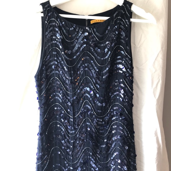 Navy blue Alice & Olivia sequin dress size 6 - Picture 3 of 8